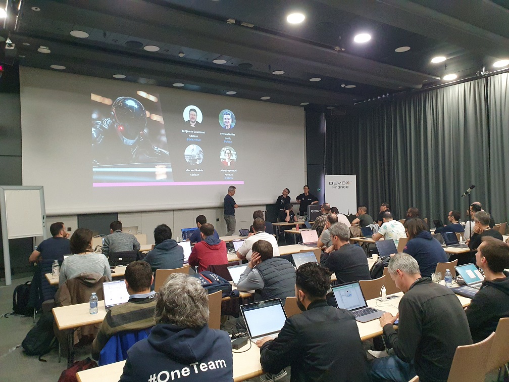 Photo de Sylvain Wallez, Aline Paponaud, Benjamin Dauvissat et Vincent Brehin démarrant l&rsquo;atelier